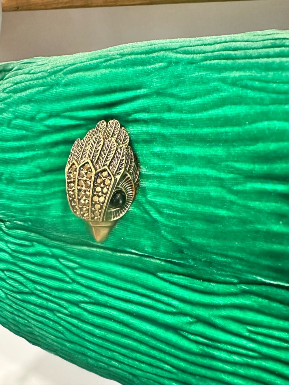 Kurt Geiger Kew Emerald Green Textured Velvet Chain Shoulder Crossbody Bag - Picture 4 of 14